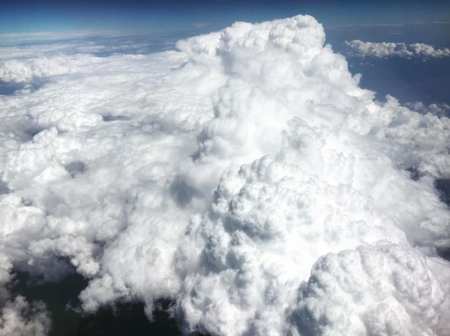 nuage ciel street-art nature gracia bejjani photo poeme poesie texte litterature ecriture