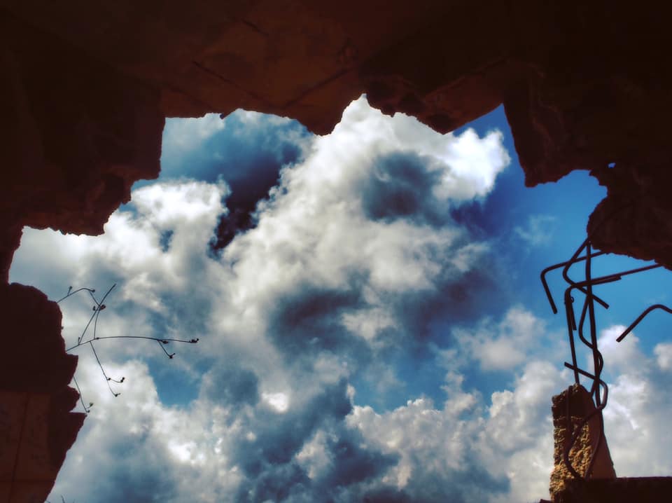 nuage ciel trou poeme poesie ecriture litterature texte gracia bejjani