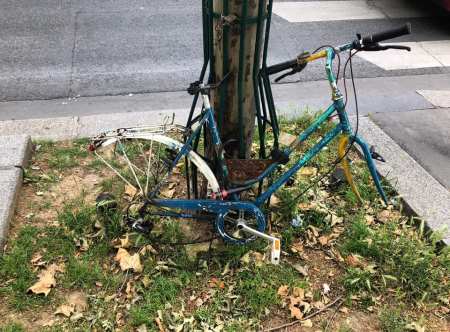 street-photo velo photo gracia bejjani pensee violence urbain paris rue