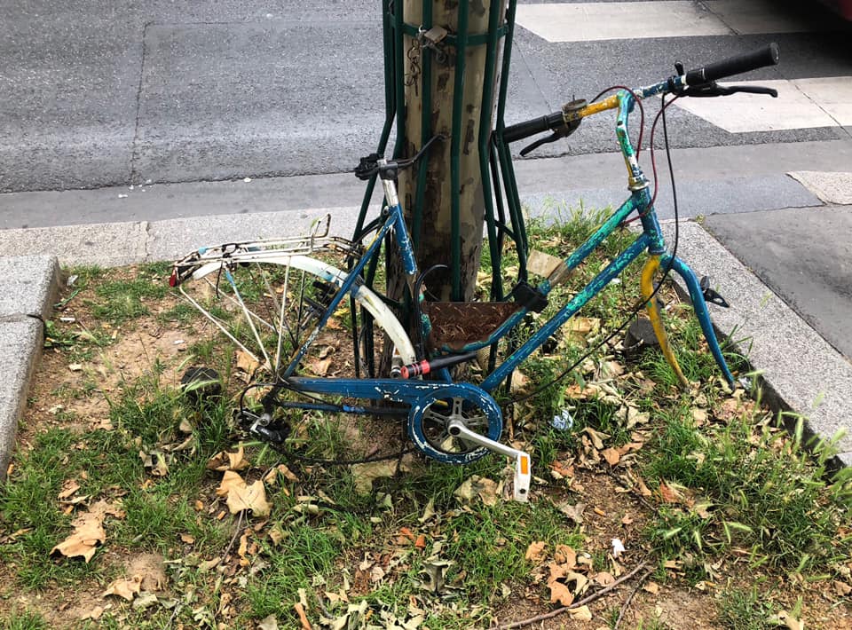 street-photo velo photo gracia bejjani pensee violence urbain paris rue