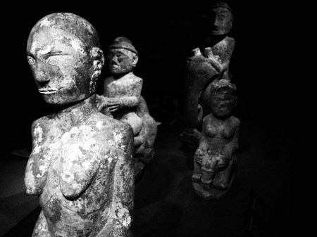 statue étrangers paris anonyme